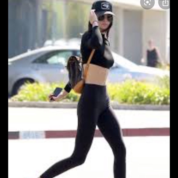 ❌❌SOLD❌❌💚💚LV BACKPACK Montsouris MM EUC Cond 💚 - Picture 4 of 8